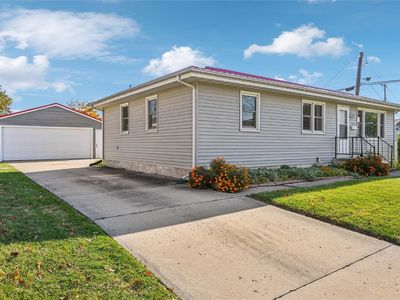 615 27th St NW, Cedar Rapids, IA, 52405