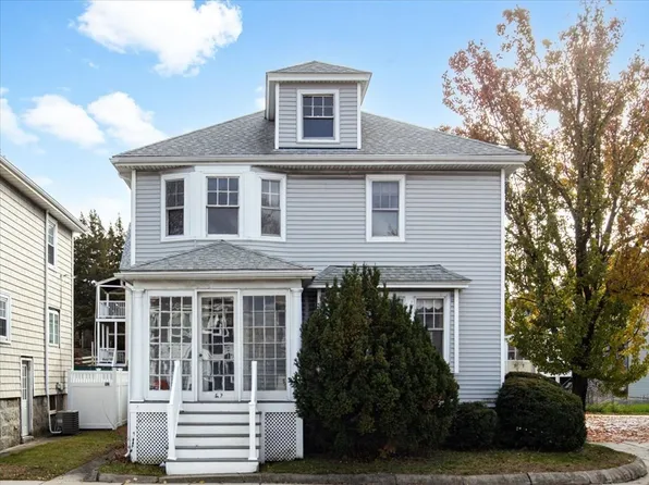 559 Gallivan Blvd, Dorchester, MA 02124
