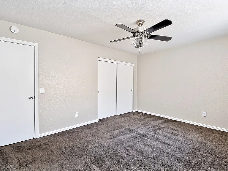 245 E Lincoln Ave — Photo 15