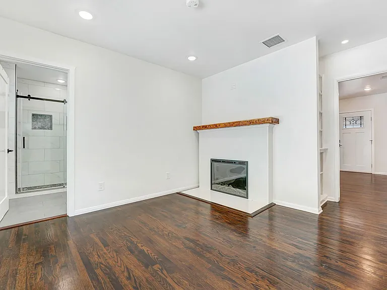 13143 Bloomfield St — Photo 5