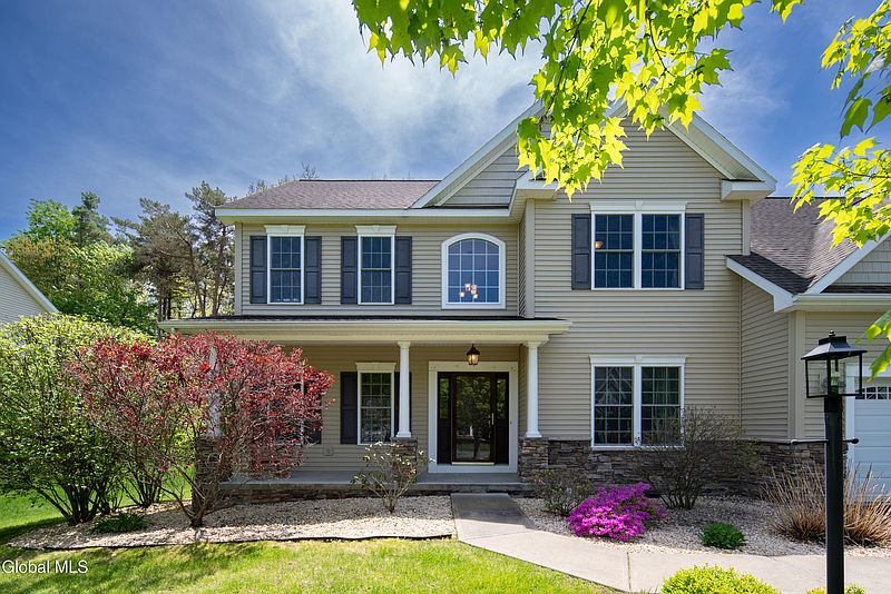 2nd image of 13 Carlson Way