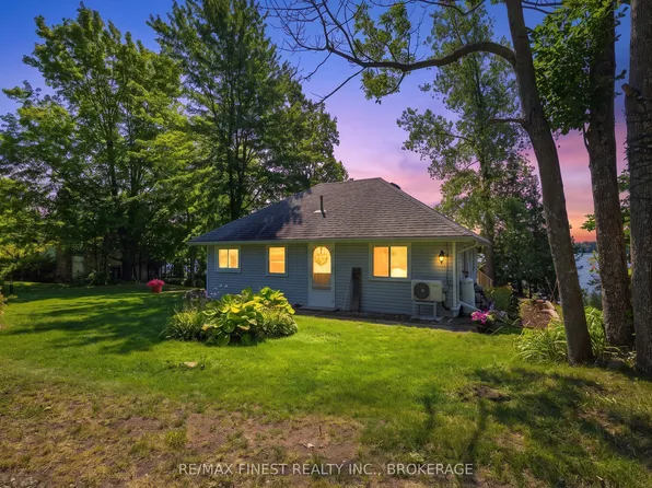 1050 Anker Ln, South Frontenac, ON K0H 2T0