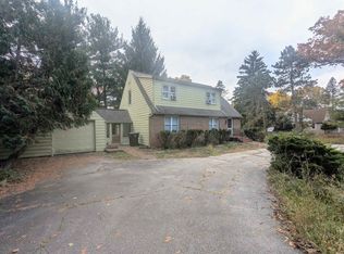 52373 Kenilworth Rd, South Bend, IN 46637