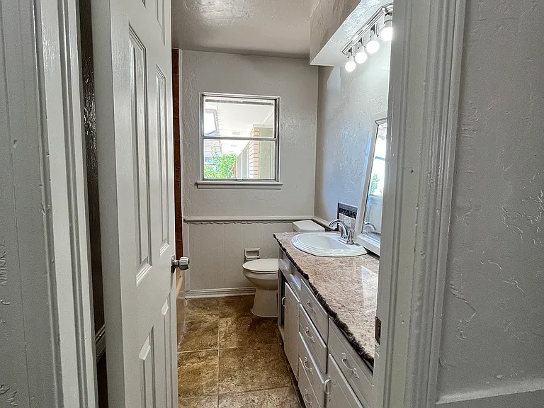 2517 SW 65th St — Photo 5