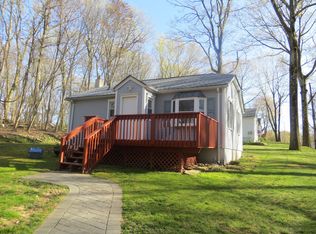 5 Clayton Rd, Randolph, NJ 07869