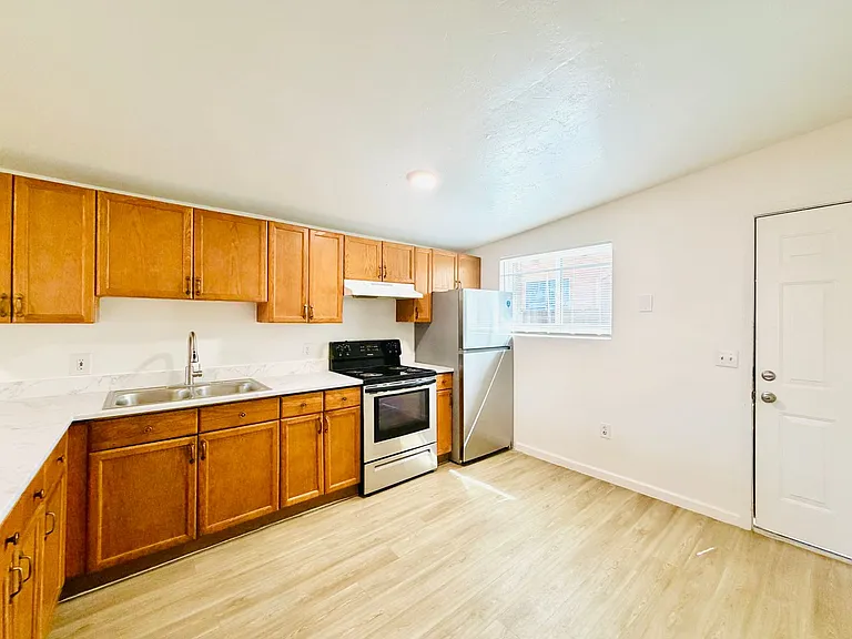 The Derby Apartments — Photo 28