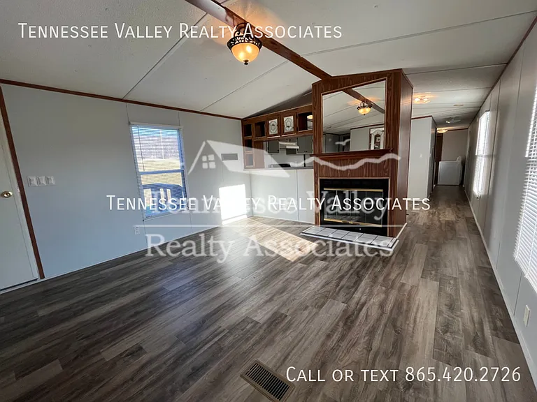 2248 Knoxville Hwy #3 — Photo 2