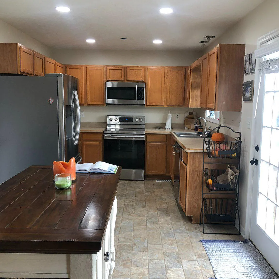 3 bed, 2.5 bath, 1736 sqft, $2,100 — Photo 4