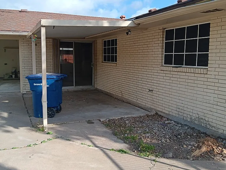3909 Panama Dr — Photo 3