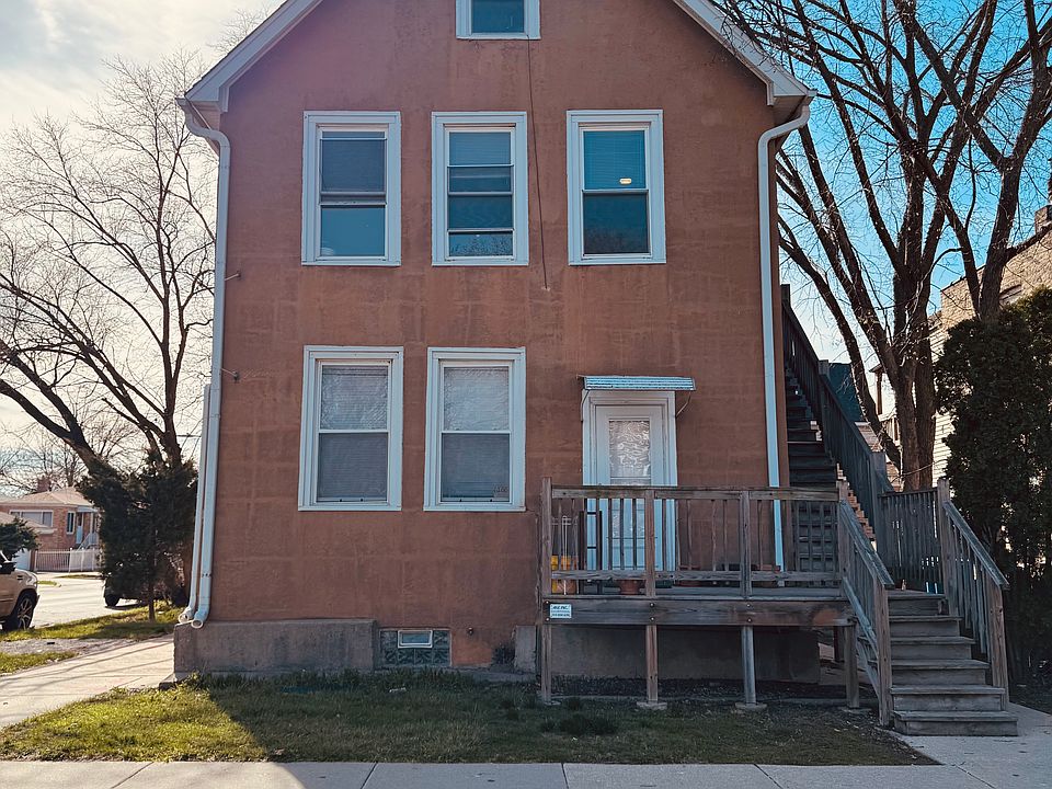 1st image of 6100 N Albany Ave #2E
