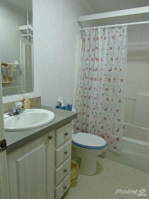 Main bathroom