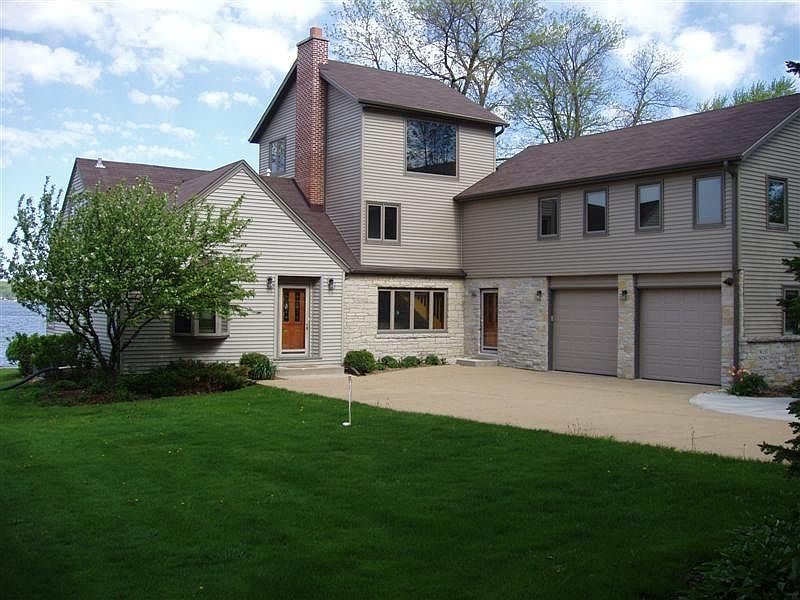 2nd image of W267N2907 Woodland Dr