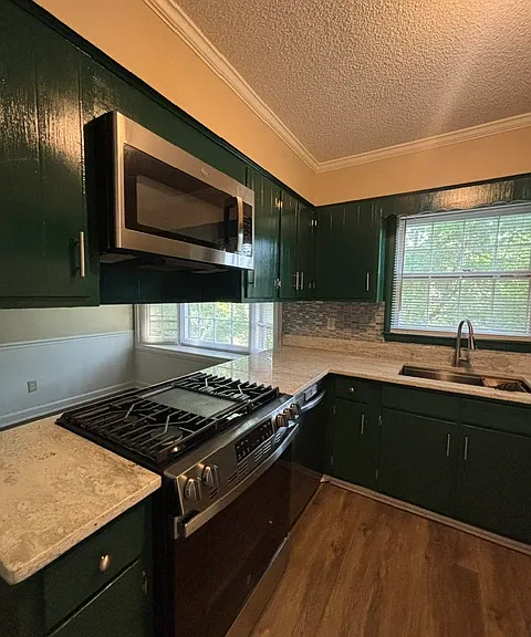 6717 W Friendly Ave — Photo 16