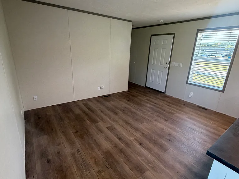 213 Grandmere Dr — Photo 13