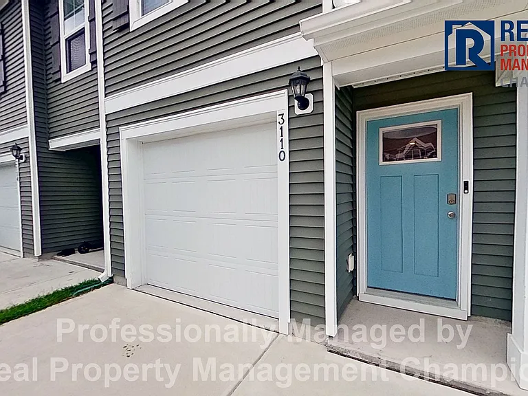 3110 Lobelia Ln — Photo 2