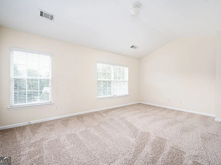 2213 Leicester Way SE — Photo 19