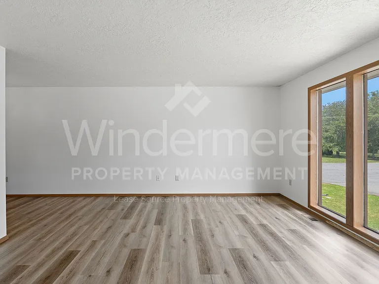 802 S Calvin Rd — Photo 5