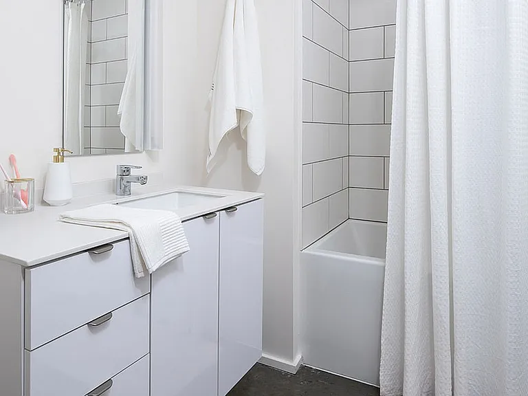Slate Apartments — Photo 14