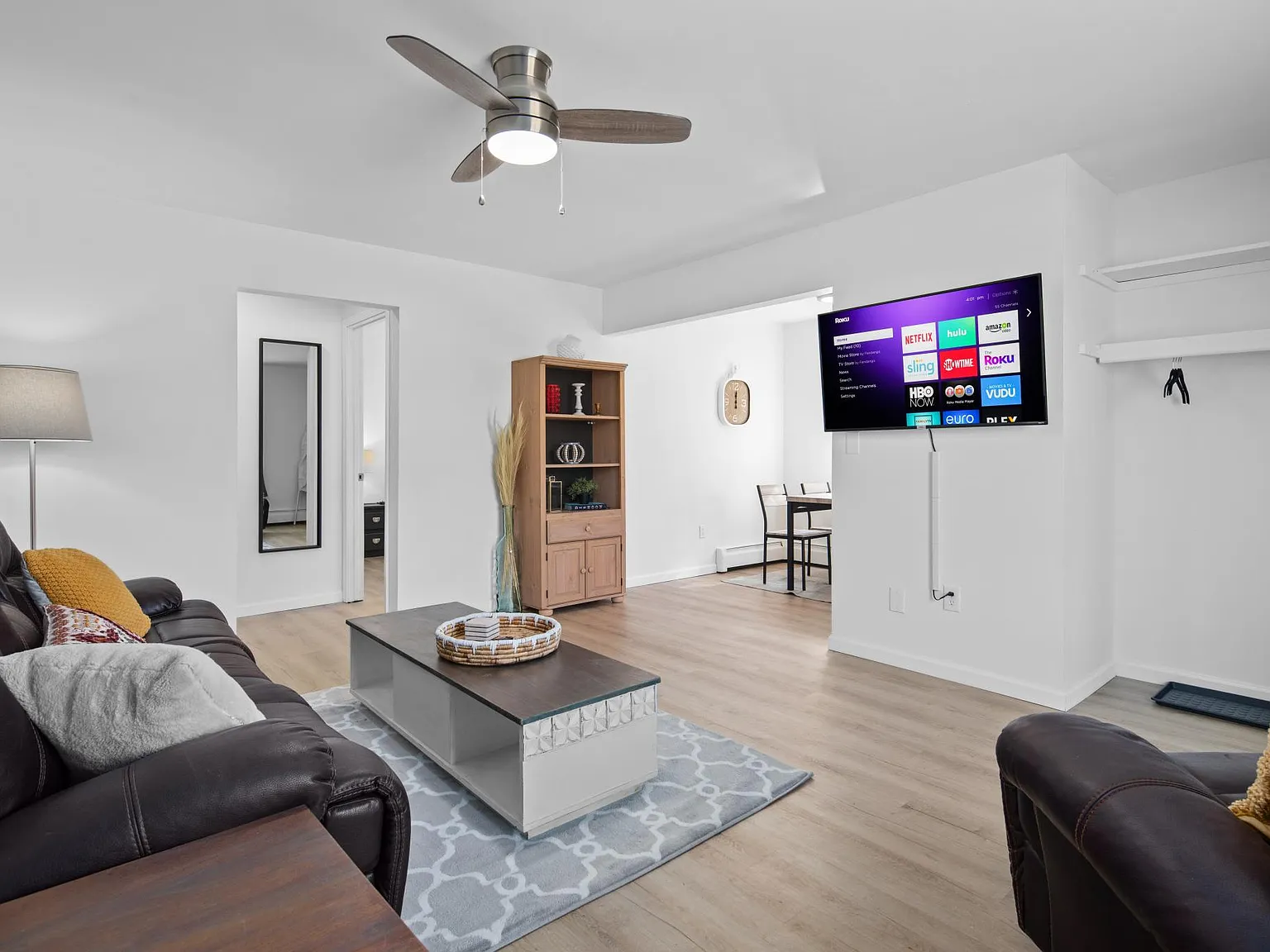2 bed, 850 sqft, $4,500 — Photo 4