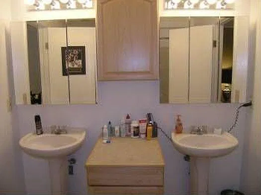 1065 University Ave — Photo 2