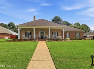216 Cannon Ridge Dr, Brandon, MS 39042