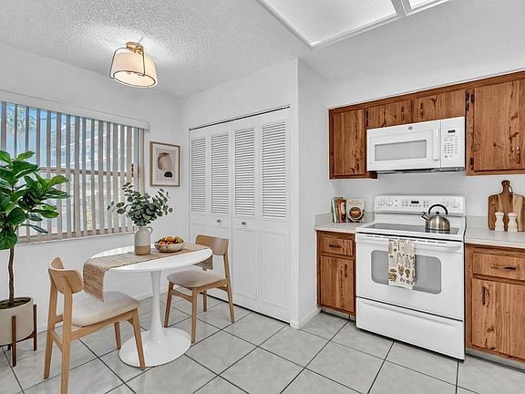 4th image of 6650 S Oriole Boulevard #1040