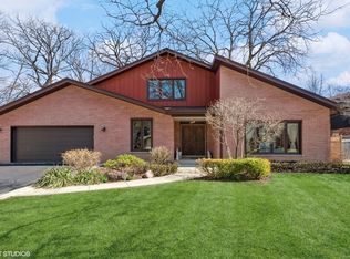 3905 Rugen Rd, Glenview, IL 60025