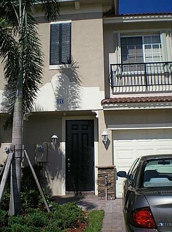 1st image of 233 Las Brisas Cir