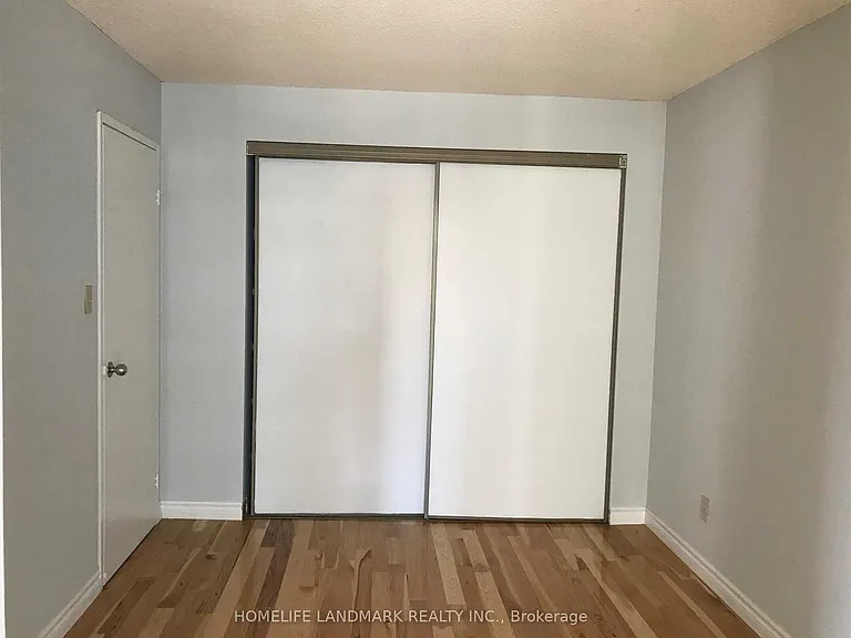 633 Bay St #1122 — Photo 8