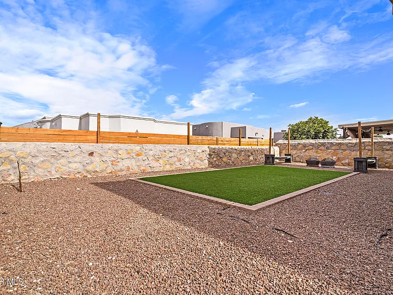 979 Airship Pl — Photo 8