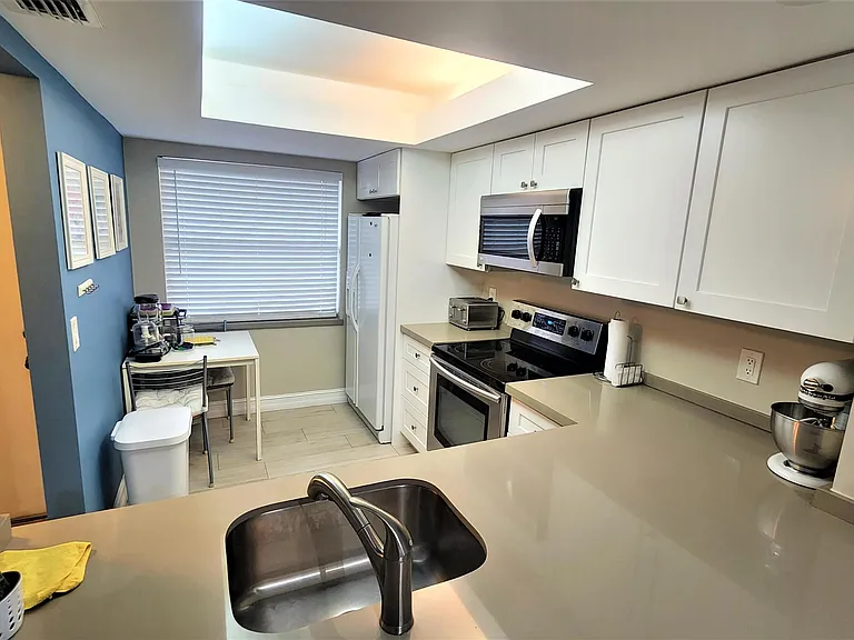600 Egret Cir #7201 — Photo 8