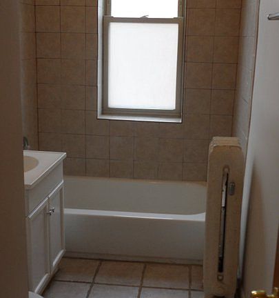 2nd image of 435 E Oakwood Blvd Unit 29