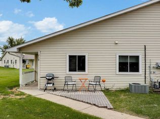 718 Ridge Dr SE, Saint Michael, MN 55376