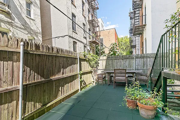 Rented by Compass | media 9
