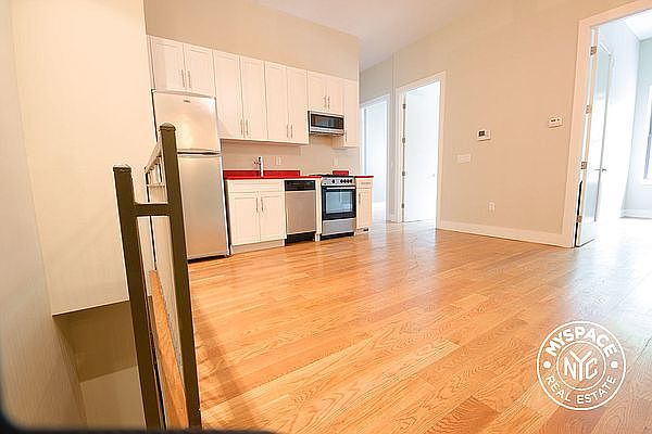 1st image of 257 Melrose St #1R