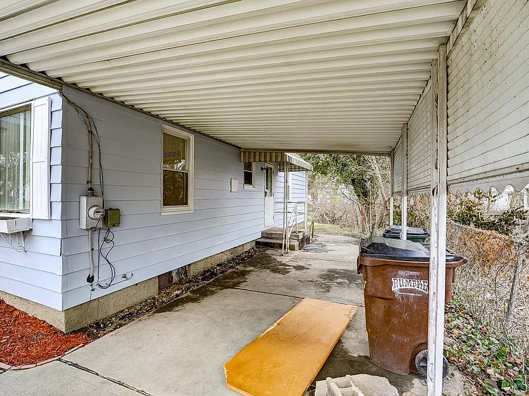 1908 Emerson Ave — Photo 24