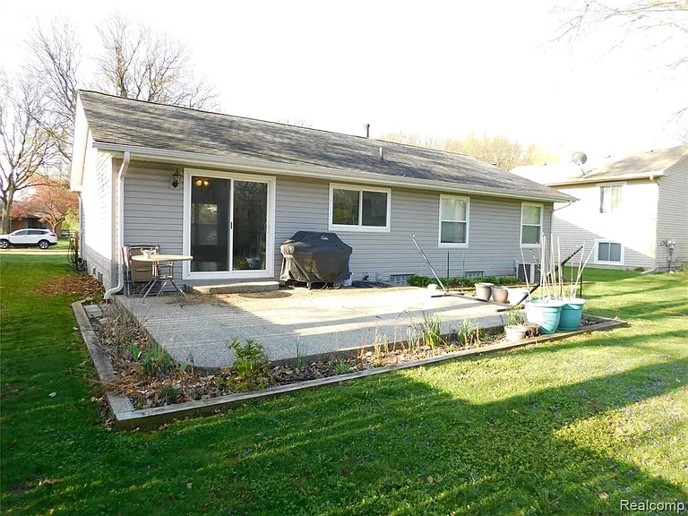2759 Winter Dr — Photo 24