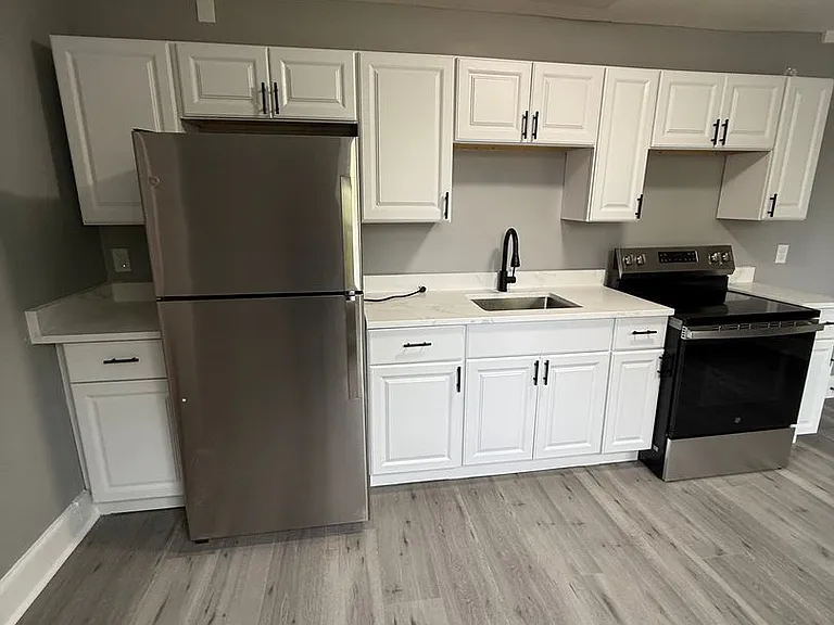 266 Linden St — Photo 34
