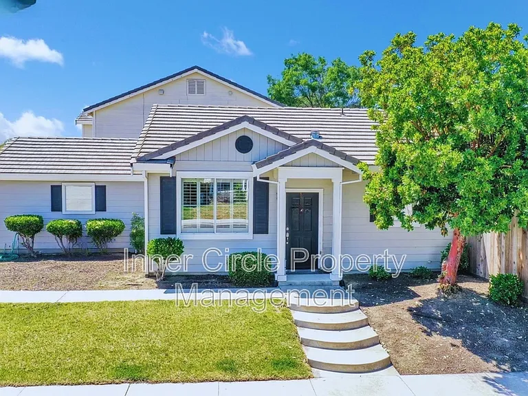 253 Creektrail Ct — Photo 2