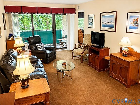 4th image of 1501 Regency Woods Rd APT 304
