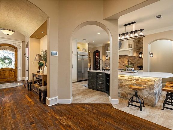 3rd image of 7201 Diamond Oaks Dr