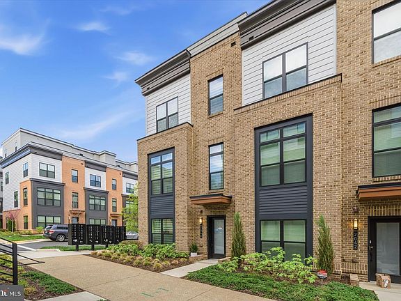 4th image of 2040 Tysons Ridgeline Rd