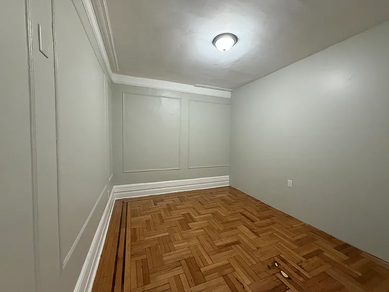 241-243 Roseville Ave #501 — Photo 3