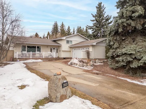 14523 66th Ave NW, Edmonton, AB T6H 1Y9