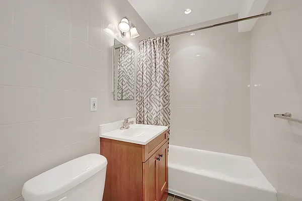 Sold by REMAX Elite | media 14