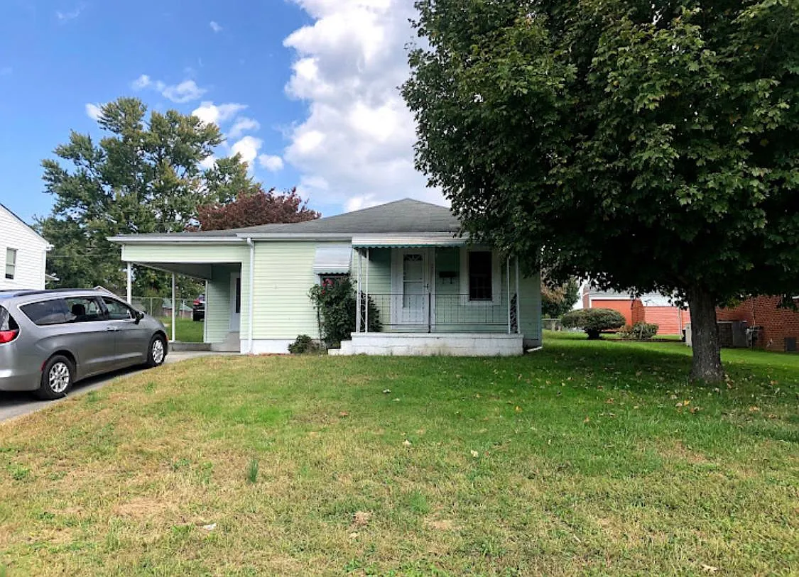 2 bed, 912 sqft, $1,200 — Photo 1