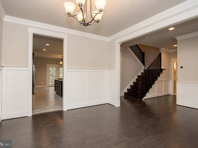 6928 Regent Ln — Photo 6