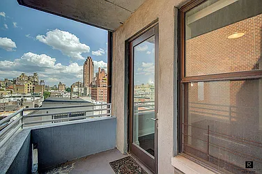 Rented by R New York