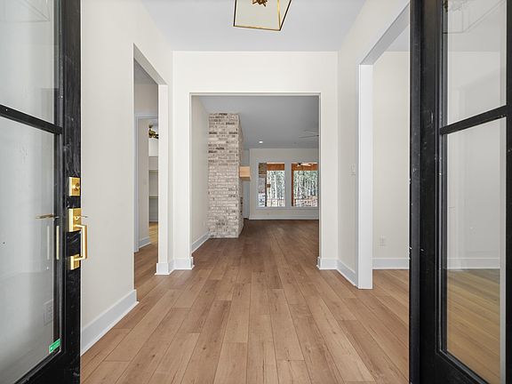 4th image of 249 Gardens Gate Cir