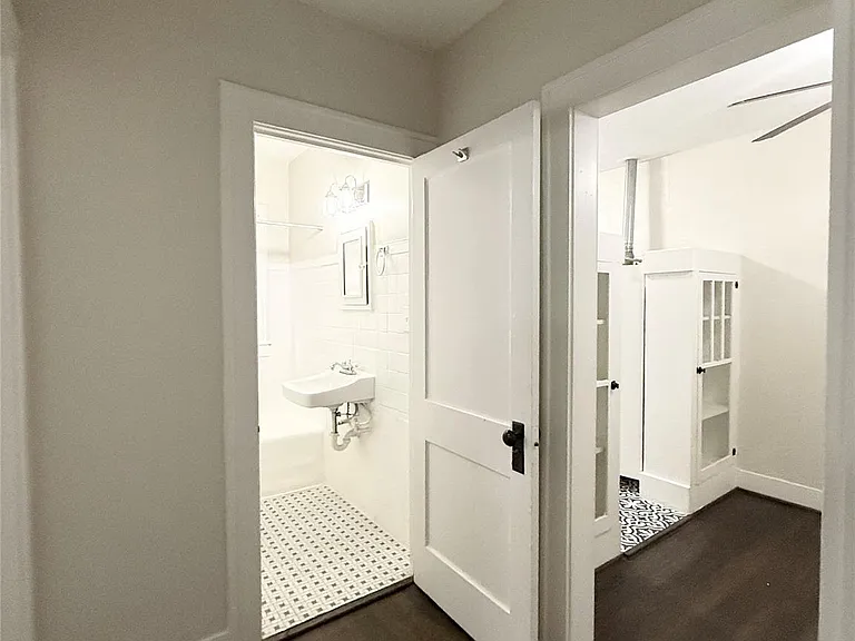 1136 Berthea St #11 — Photo 6
